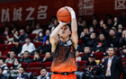 队友合计49分!“小库里”王证51+10+8三分 率山东险胜同曦